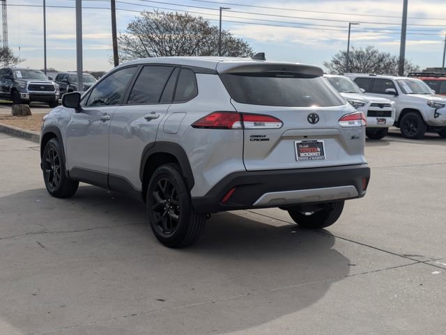 Used 2025 Toyota Corolla Cross L image 8