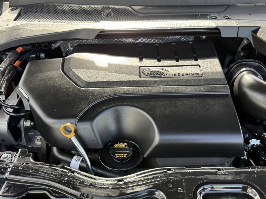 Used 2025 Land Rover Discovery Sport S image 32
