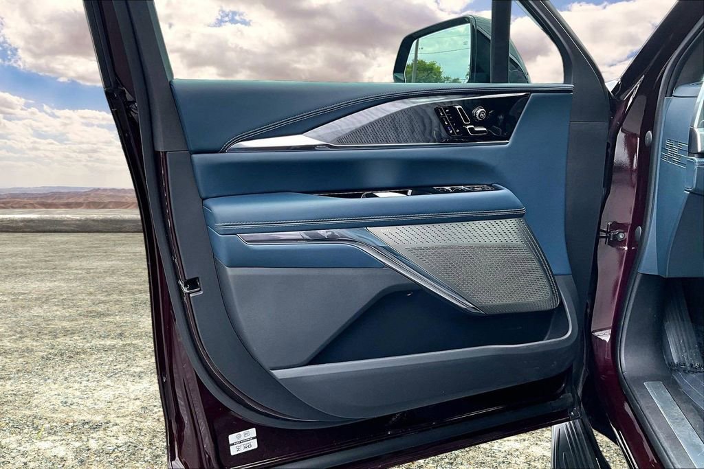 Certified 2025 Cadillac Escalade IQ Luxury 2 w/ LPO, Premium Carpet Package AWD/4WD image 20