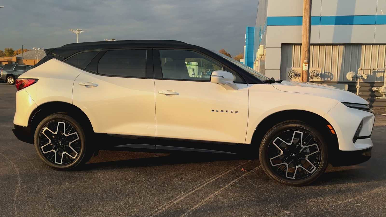 Certified 2023 Chevrolet Blazer RS w/ Driver Confidence II Package image 9