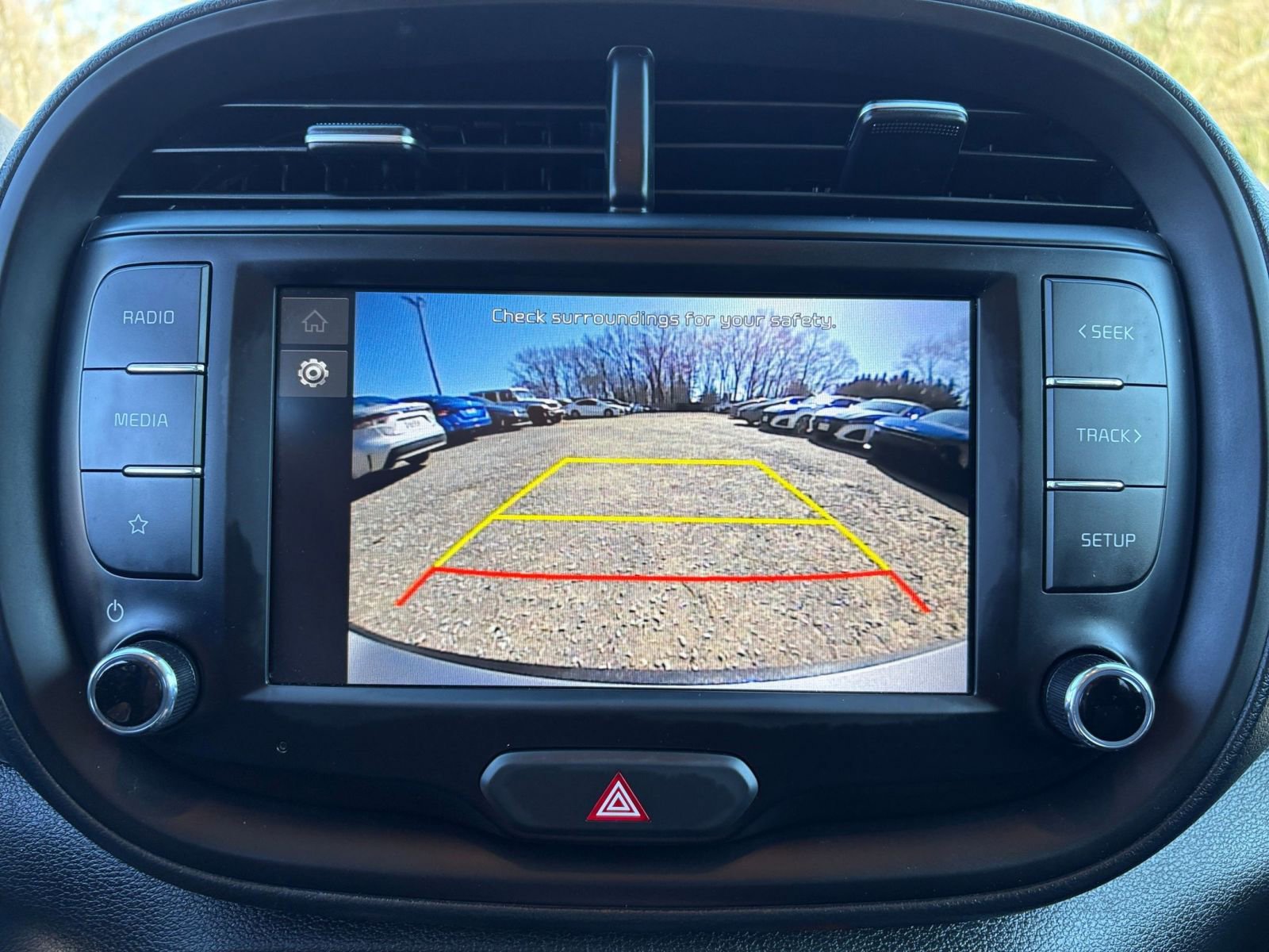 Used 2025 Kia Soul LX w/ LX Technology Package FWD image 21