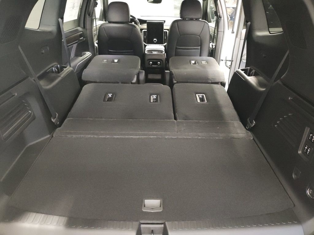 New 2026 GMC Acadia Denali w/ Super Cruise Package image 16