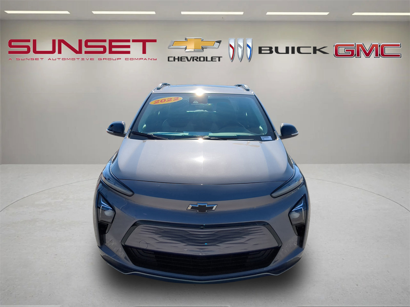 Certified 2022 Chevrolet Bolt EUV Premier w/ Sun & Sound Package image 2