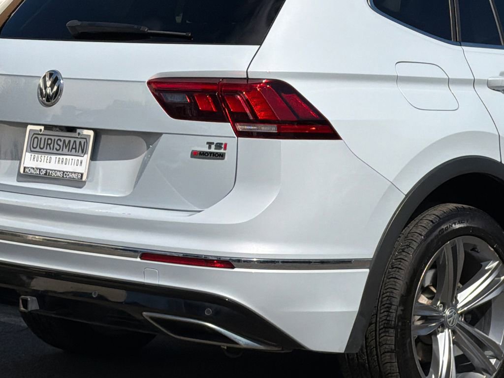 Used 2018 Volkswagen Tiguan SEL w/ R-Line Package image 7