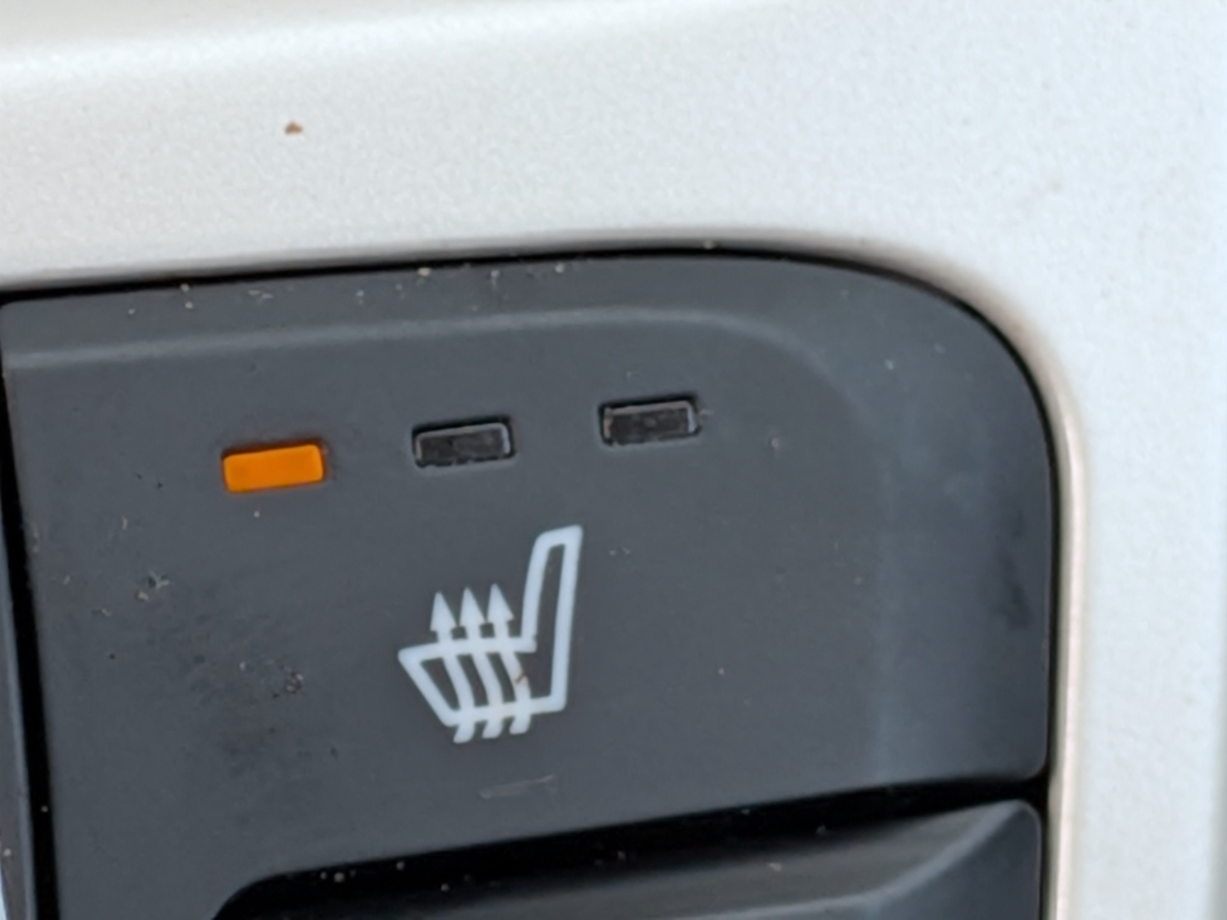 Used 2025 Hyundai Venue Limited FWD image 31