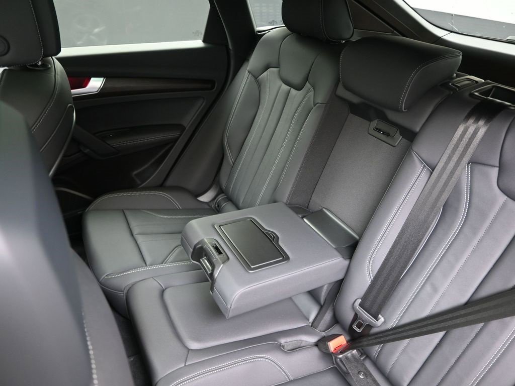 Certified 2025 Audi Q5 2.0T Premium Plus w/ Premium Plus Package image 19