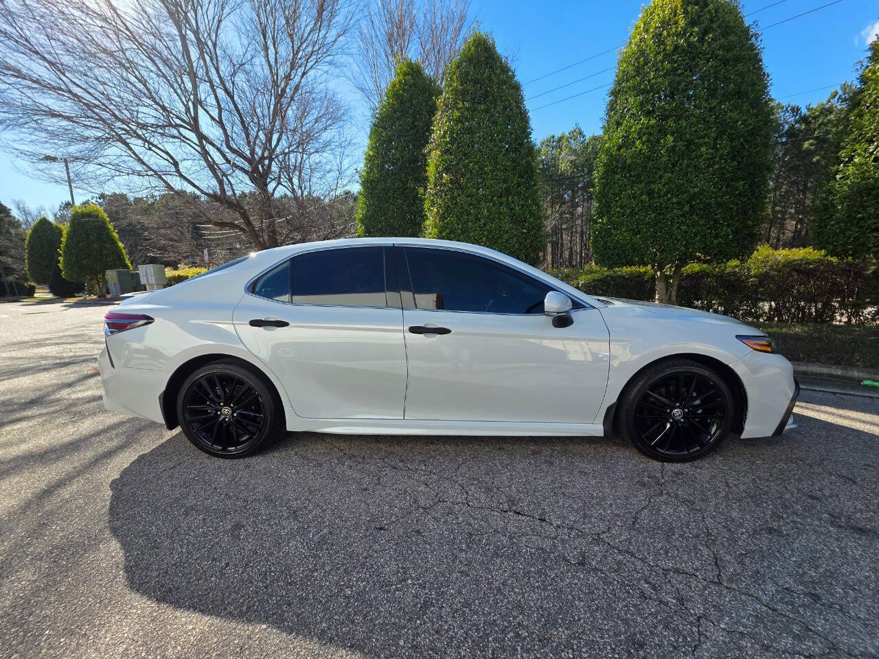 Used 2022 Toyota Camry XSE image 6