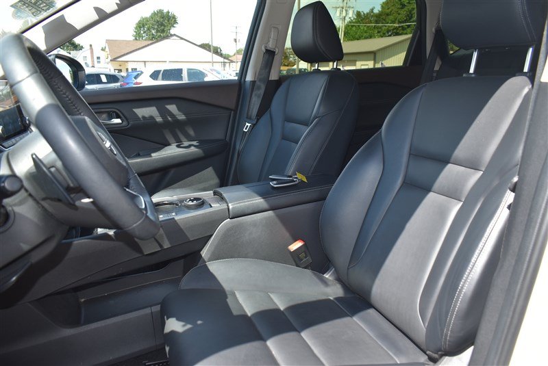 Used 2023 Nissan Rogue SV w/ SV Premium B Package AWD/4WD image 12