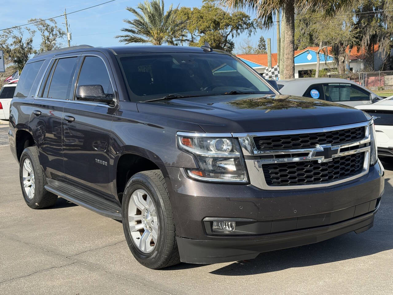 Used 2017 Chevrolet Tahoe LT w/ Luxury Package RWD image 2