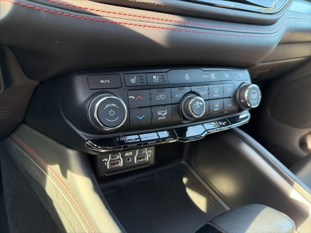 Used 2024 Dodge Durango GT image 18