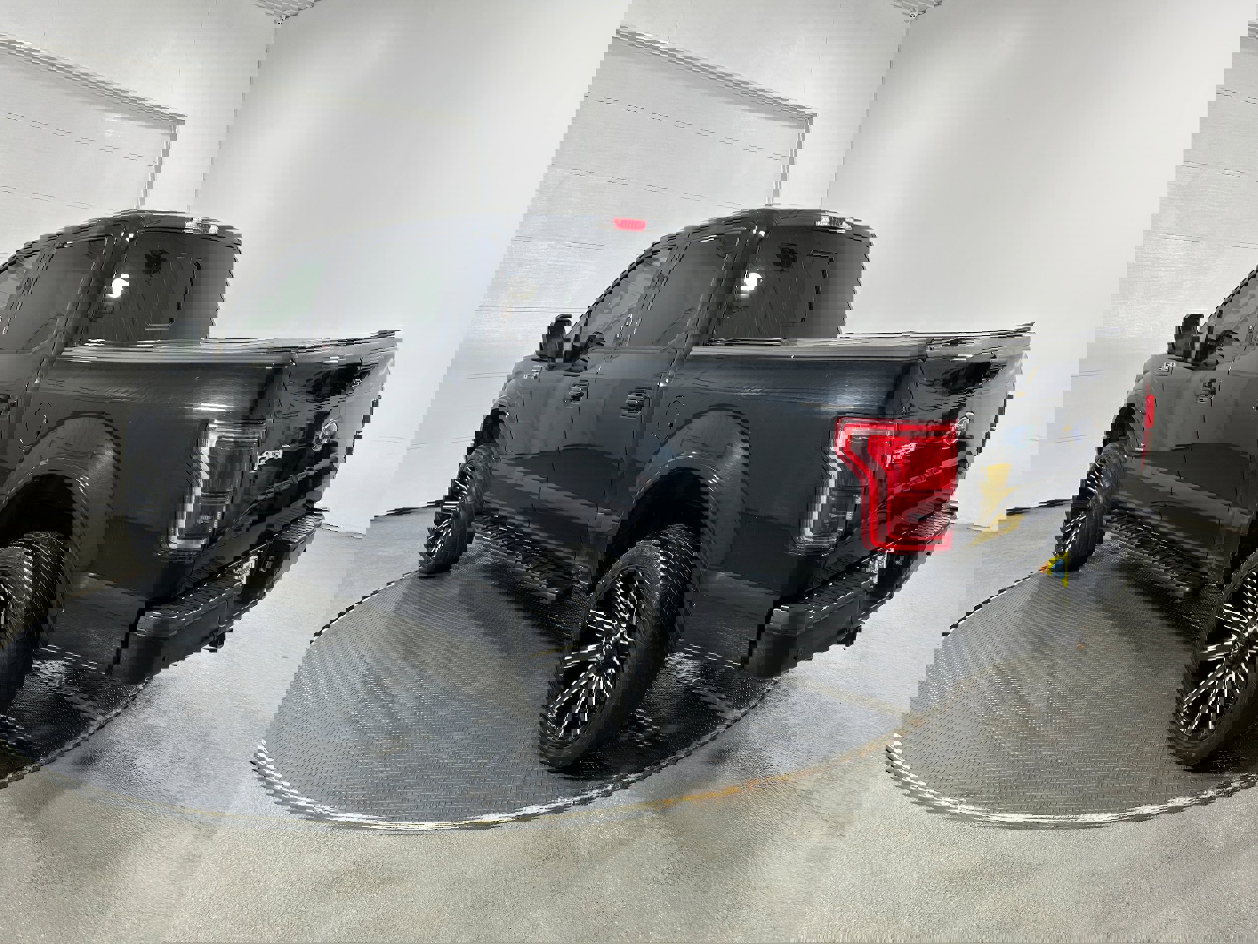 Used 2016 Ford F150 Lariat w/ Equipment Group 502A Luxury image 23