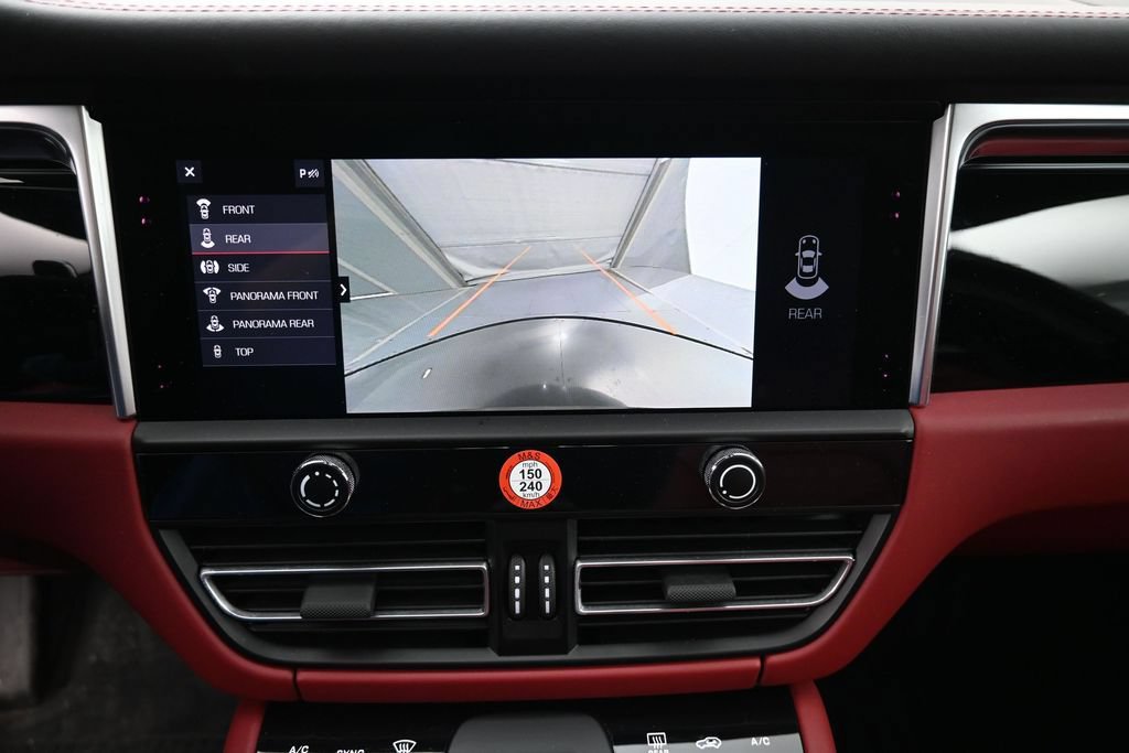 Certified 2024 Porsche Macan S AWD/4WD image 20