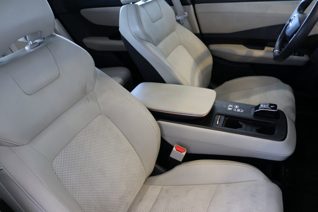 Used 2023 Nissan Ariya AWD image 44