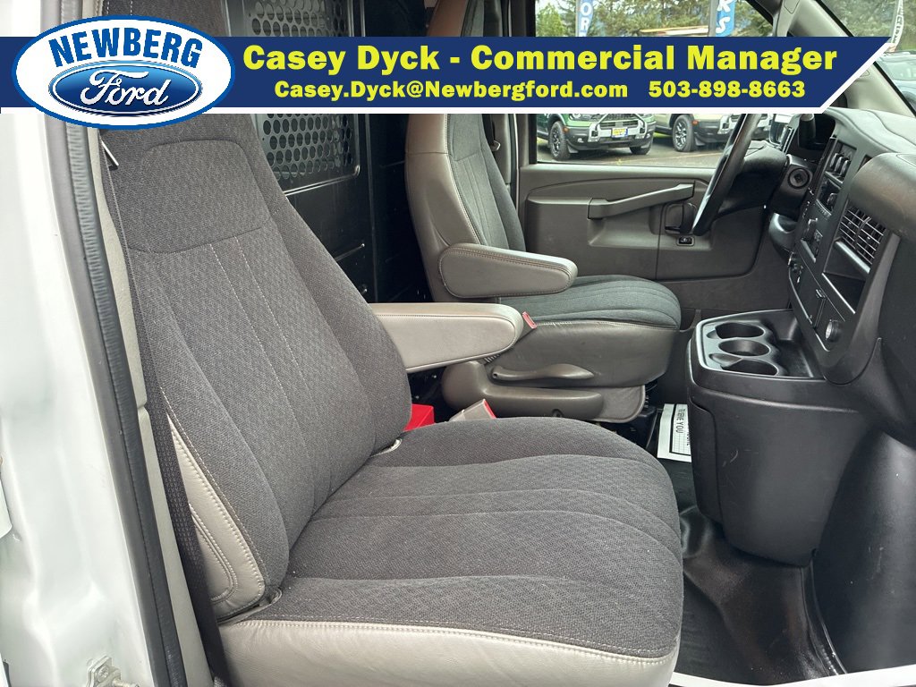 Used 2018 Chevrolet Express 2500 w/ Driver Convenience Package image 27