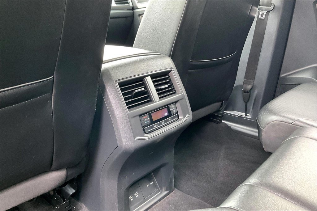 Used 2023 Volkswagen Atlas SEL R-Line AWD/4WD image 41