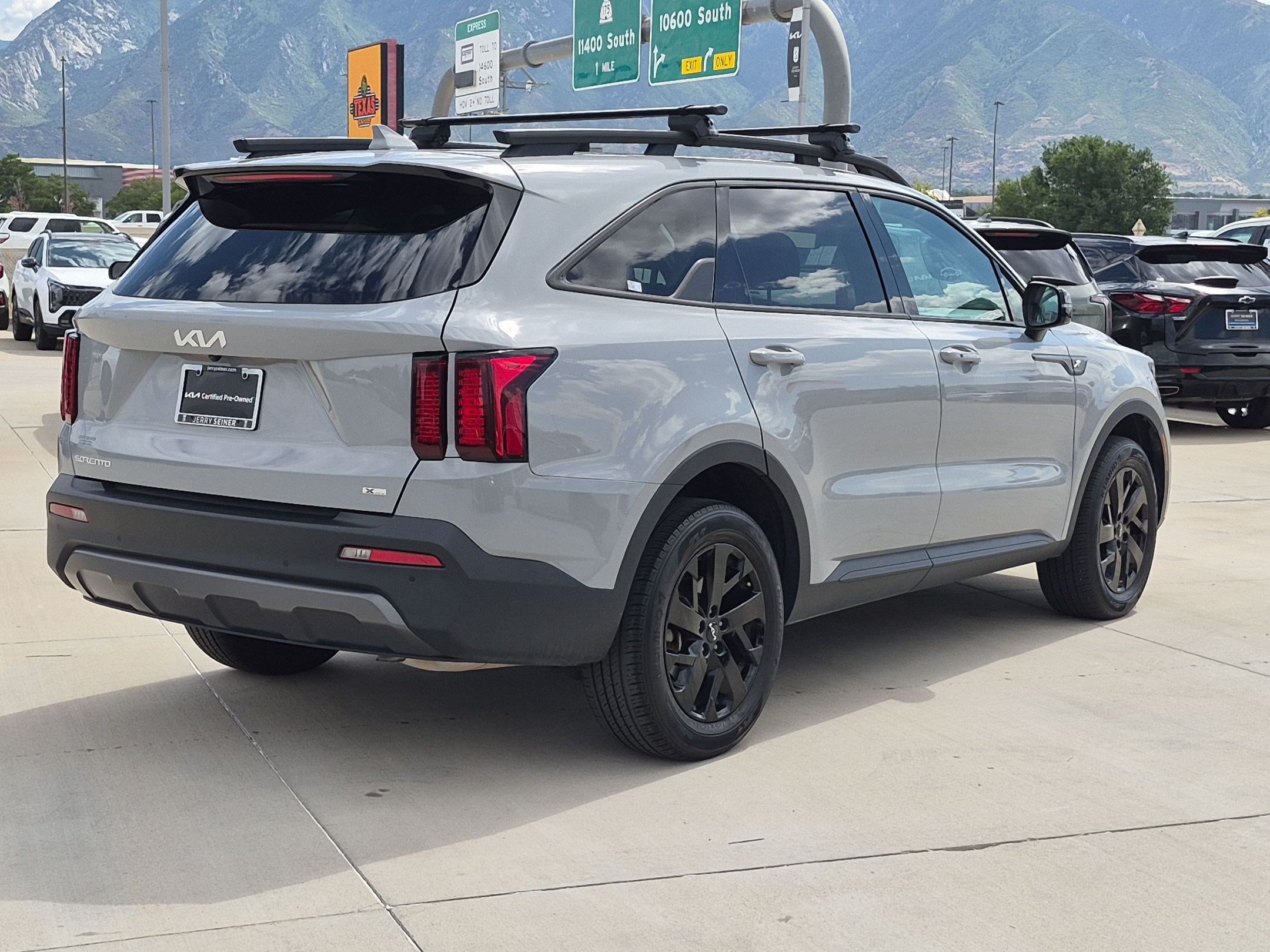 Certified 2023 Kia Sorento S w/ Panoramic Sunroof Package AWD/4WD image 5