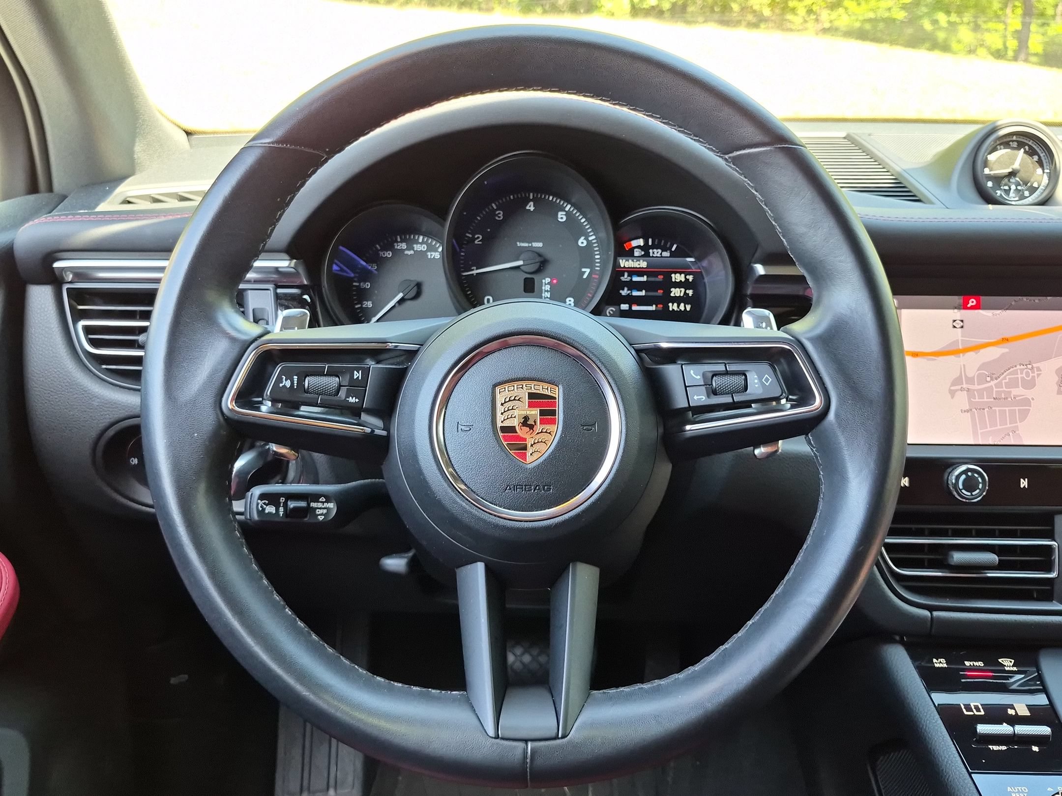 Certified 2024 Porsche Macan AWD/4WD image 7