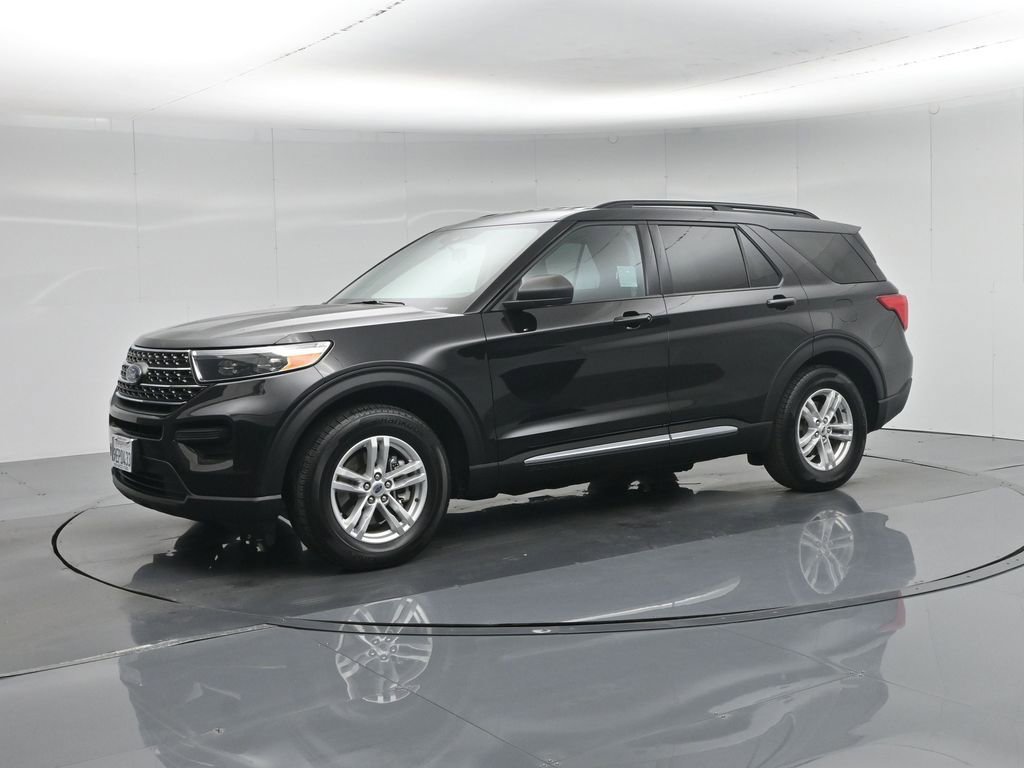 Used 2022 Ford Explorer XLT image 30