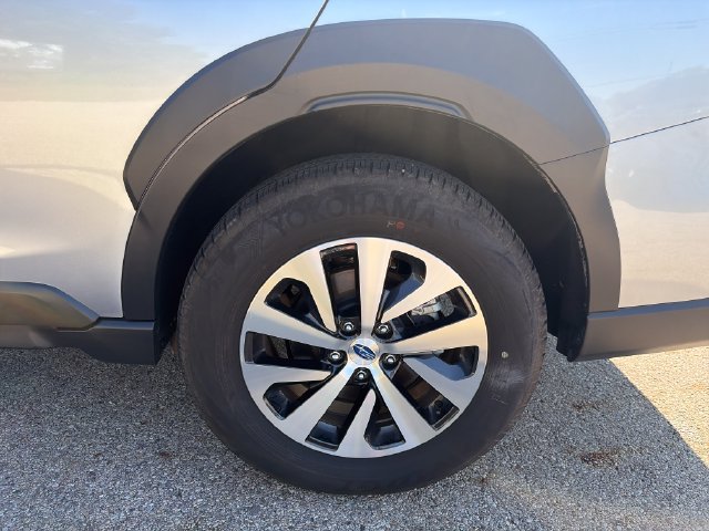 Certified 2025 Subaru Outback Premium w/ Popular Package #1A AWD/4WD image 18