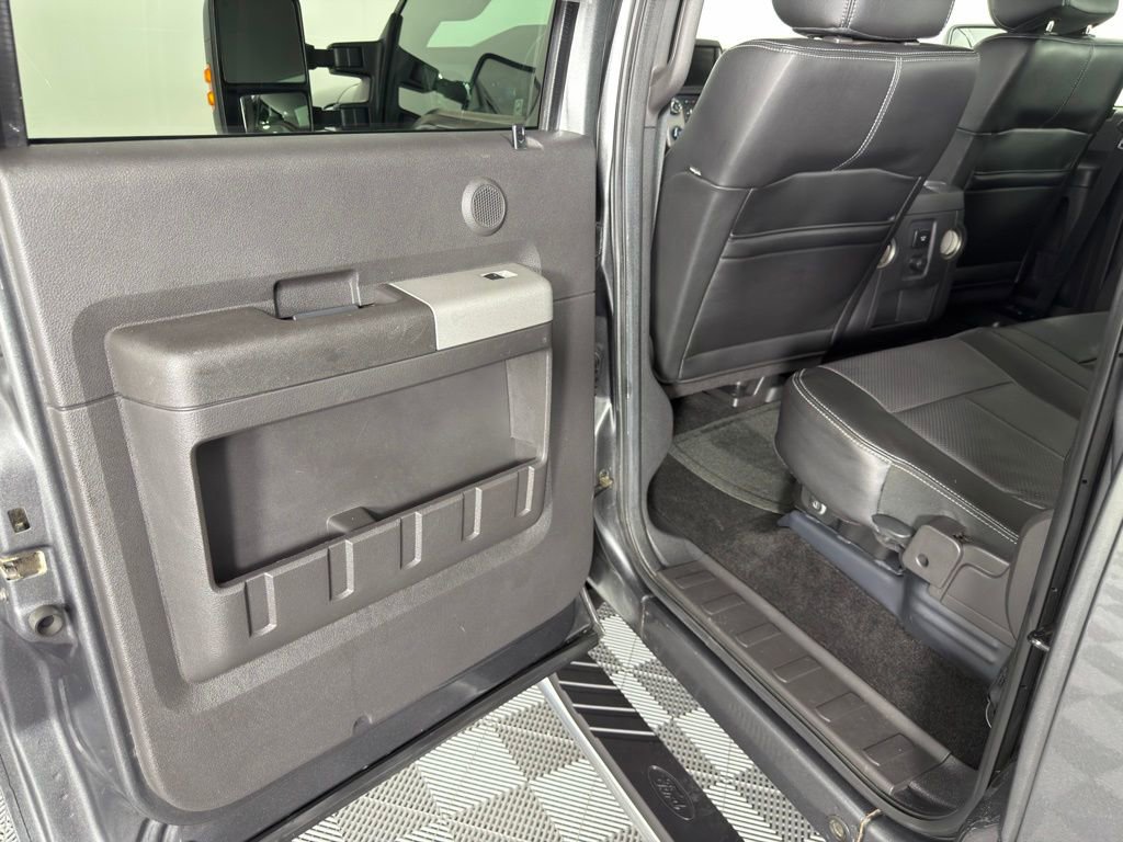 Used 2016 Ford F250 Lariat w/ Lariat Interior Package image 23