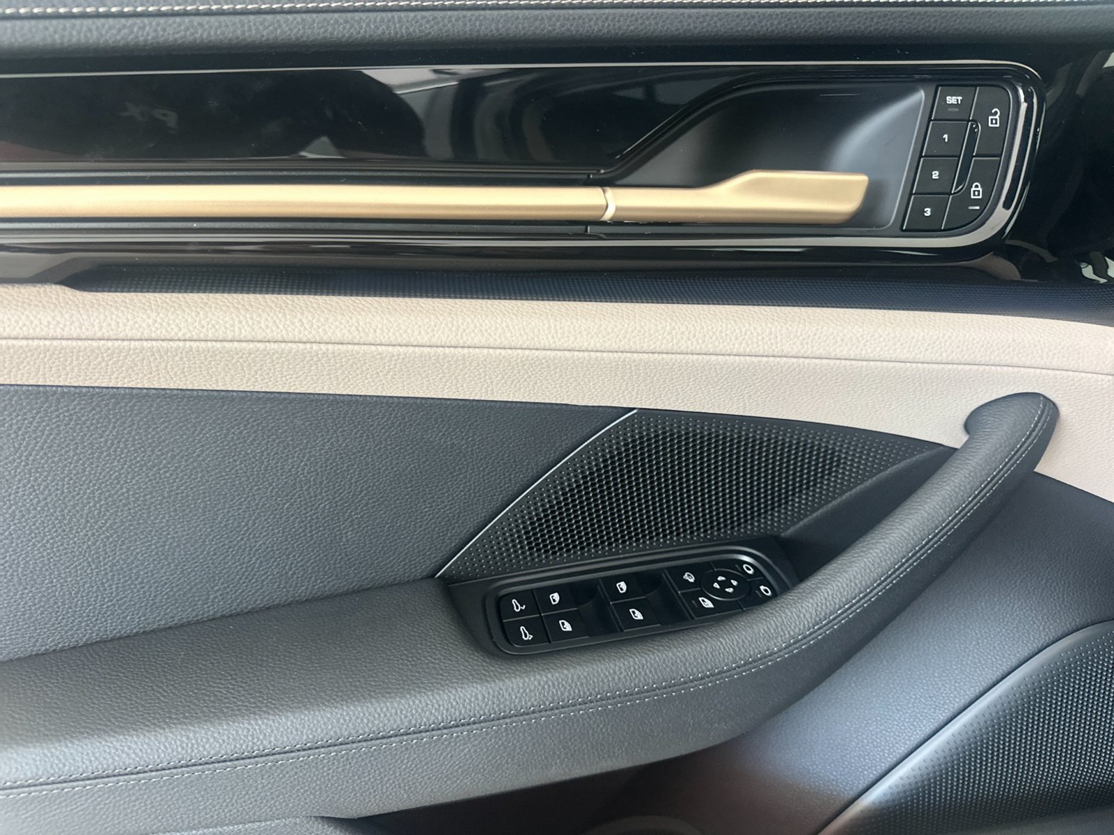 New 2026 Porsche Panamera 4 AWD/4WD image 12