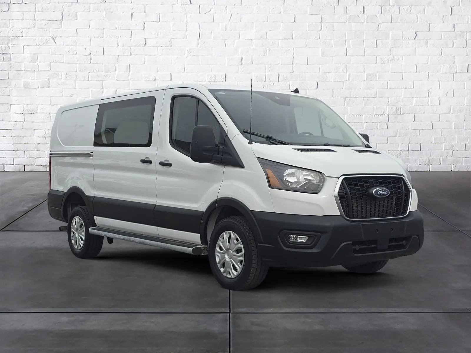 Used 2024 Ford Transit 250 Low Roof w/ Exterior Upgrade Package image 2