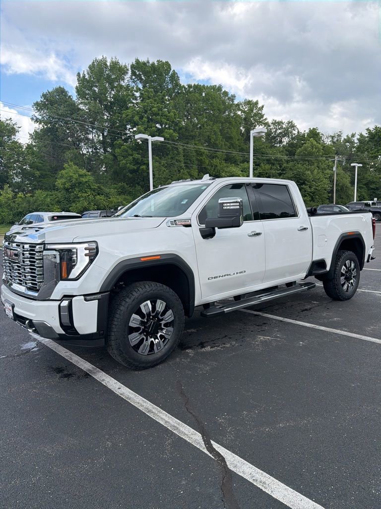Used 2024 GMC Sierra 2500 Denali w/ Denali Reserve Package AWD/4WD image 1
