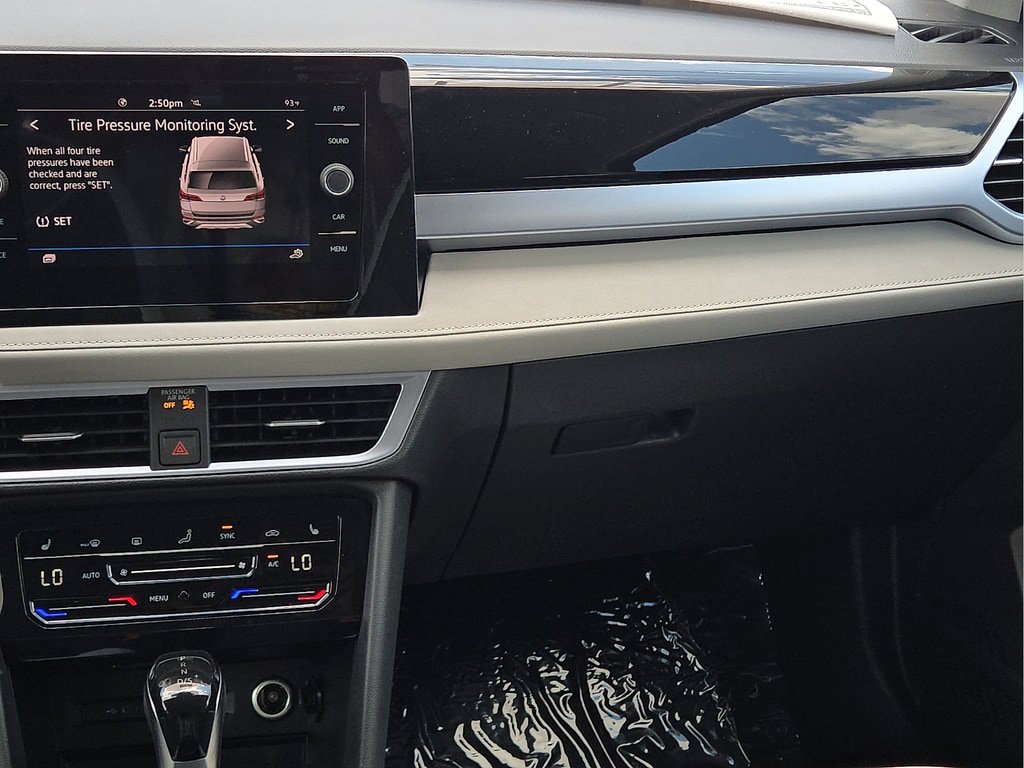 New 2026 Volkswagen Taos SE FWD image 15