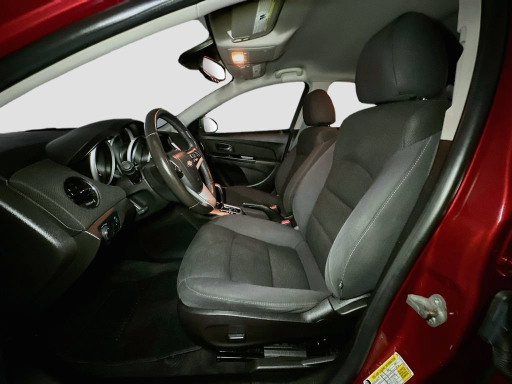 Used 2014 Chevrolet Cruze LT FWD image 17