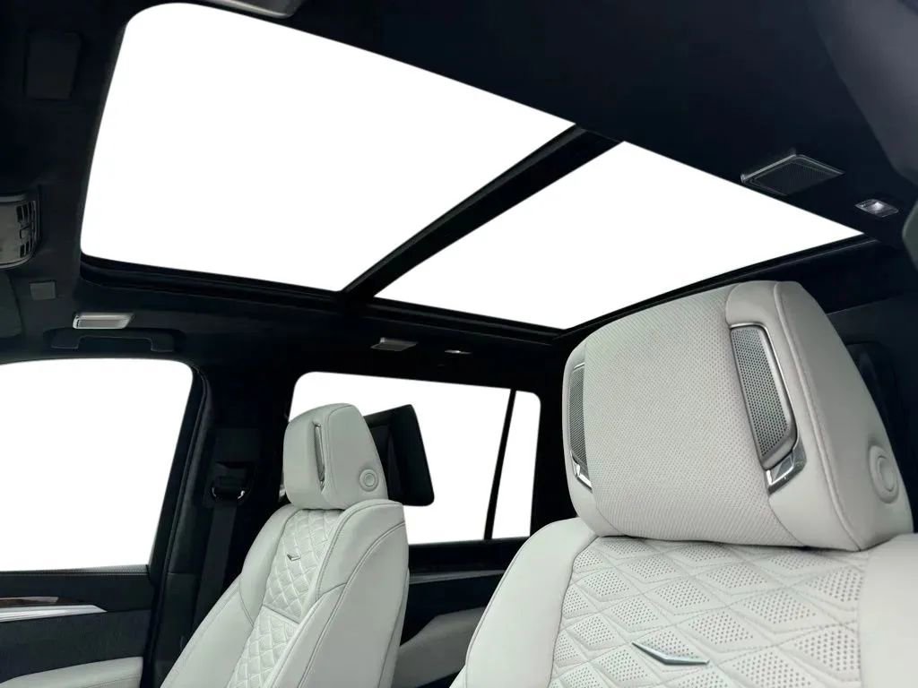 New 2026 Cadillac Escalade ESV Platinum Sport w/ LPO, ONYX Package image 11