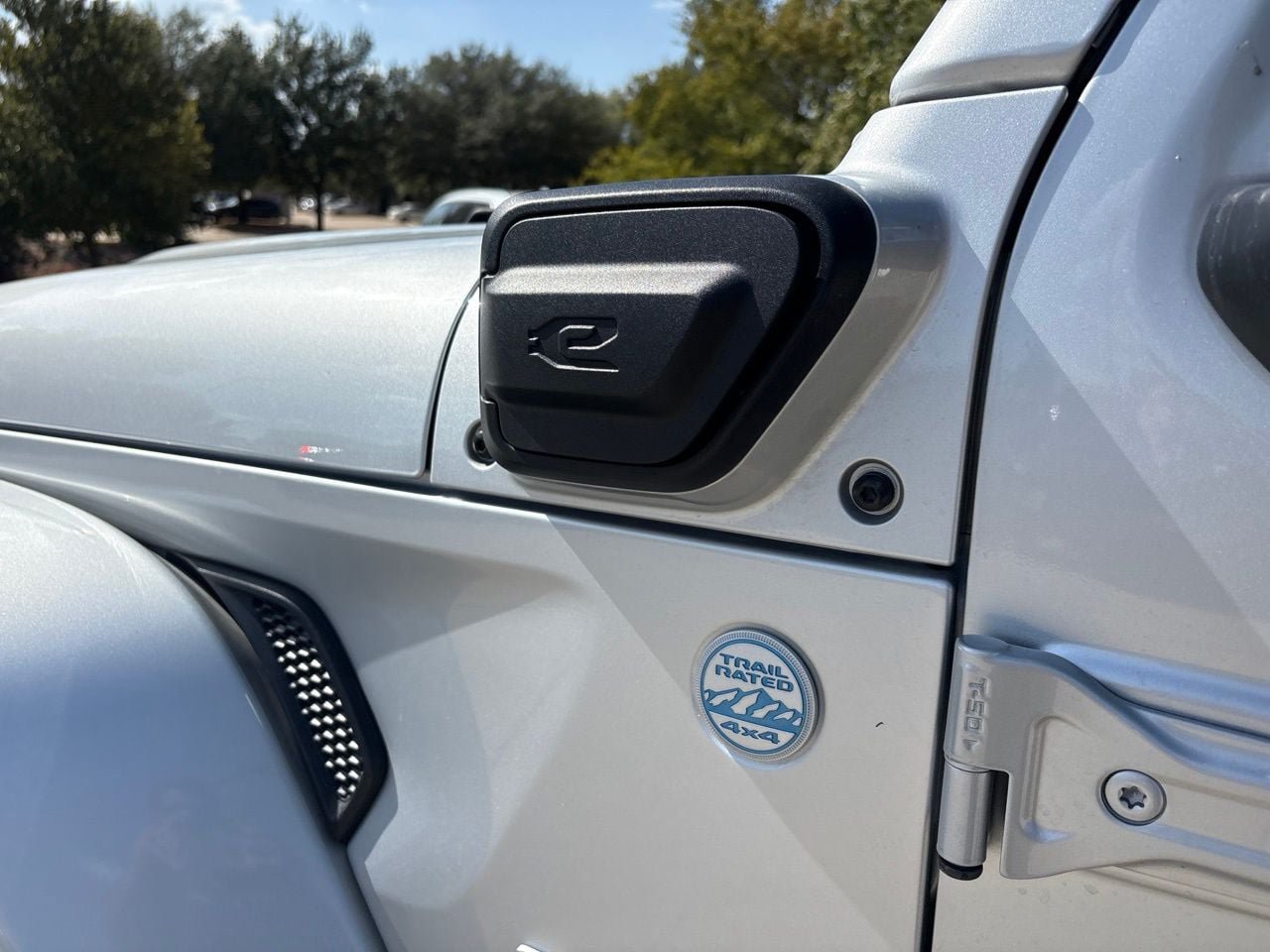 Used 2023 Jeep Wrangler Unlimited Sahara AWD/4WD image 9