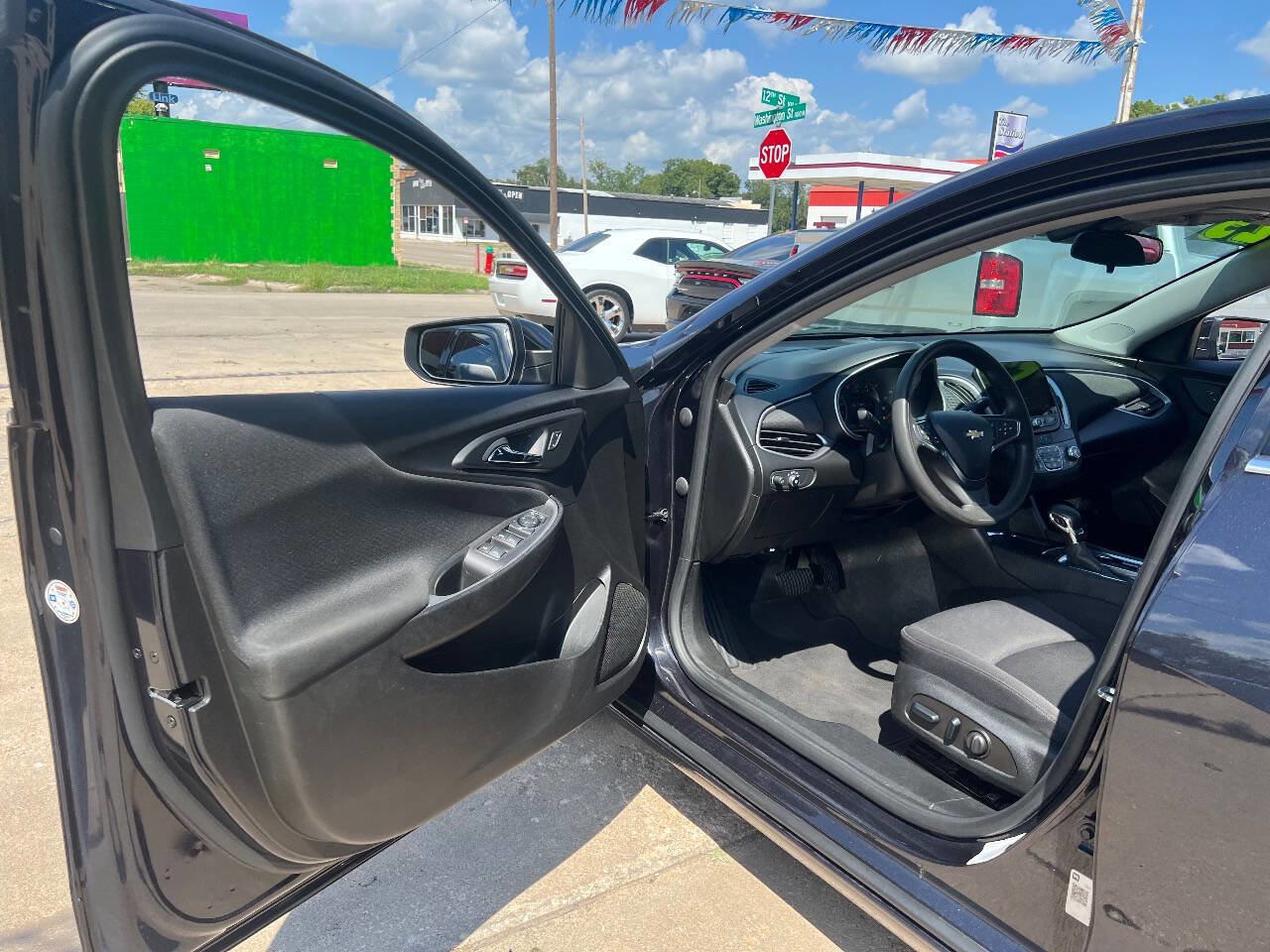 Used 2023 Chevrolet Malibu LT image 7