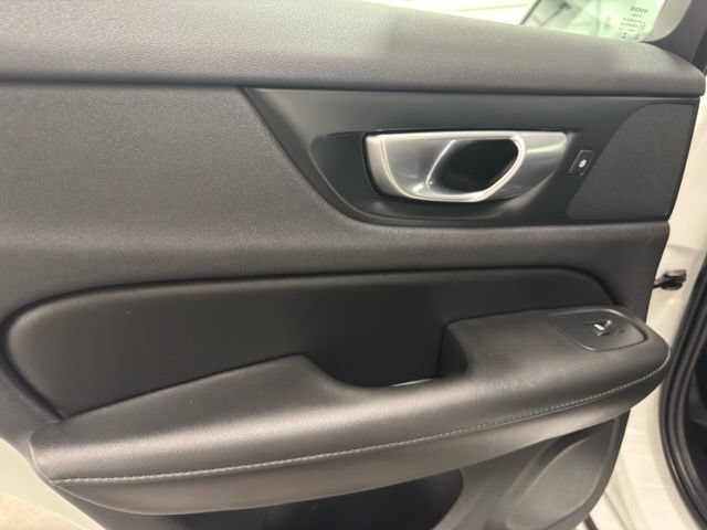 Used 2024 Volvo S60 B5 Core FWD image 25