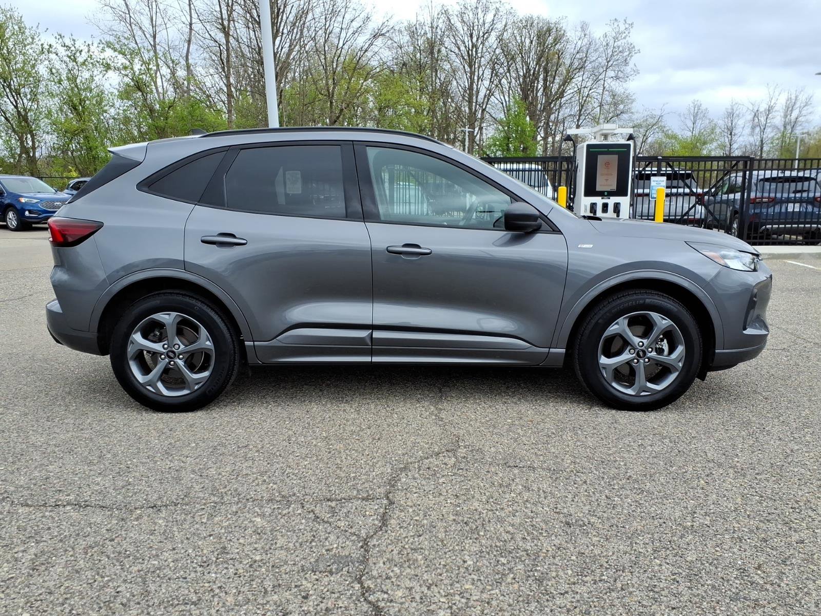 Used 2024 Ford Escape ST-Line w/ Tech Pack #1 AWD/4WD image 9