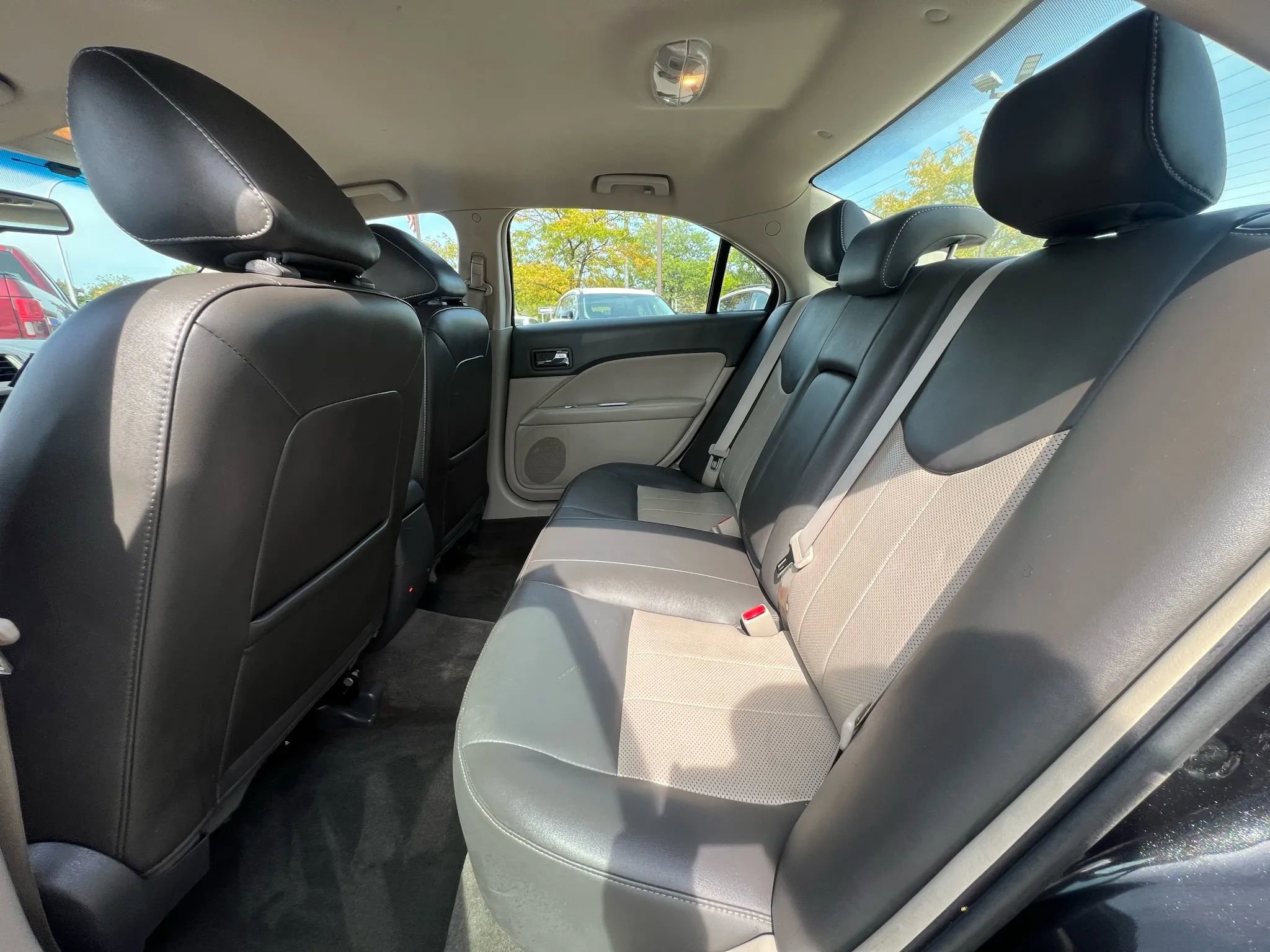 Used 2011 Mercury Milan Premier image 10