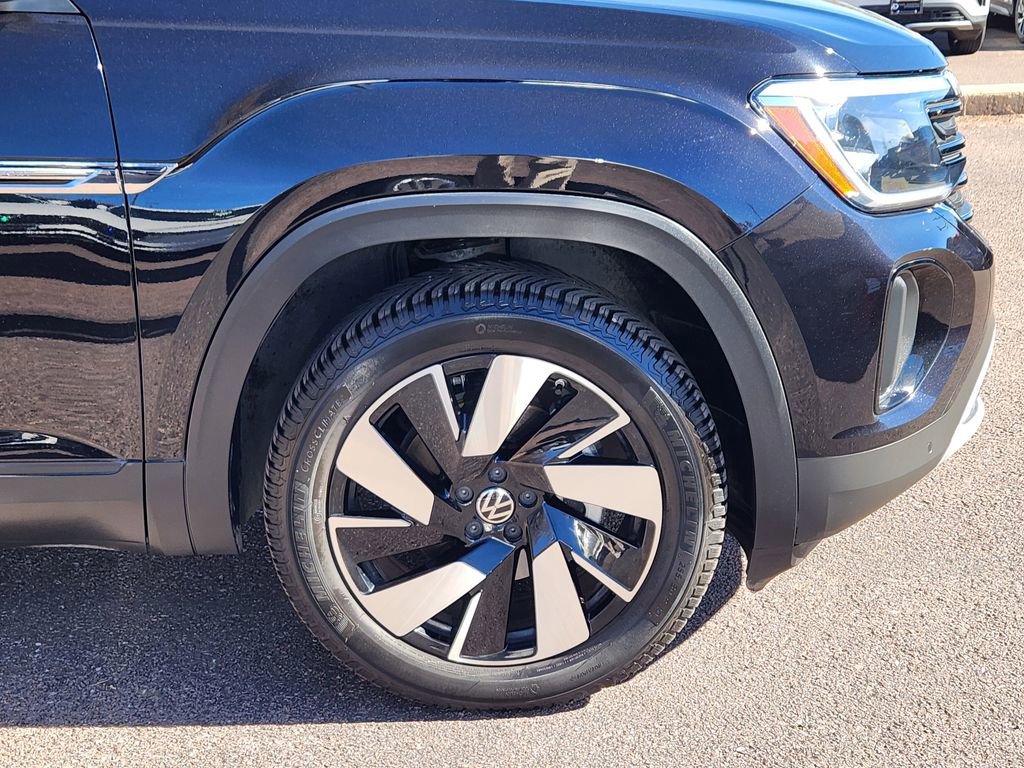 Used 2024 Volkswagen Atlas Cross Sport SE image 28