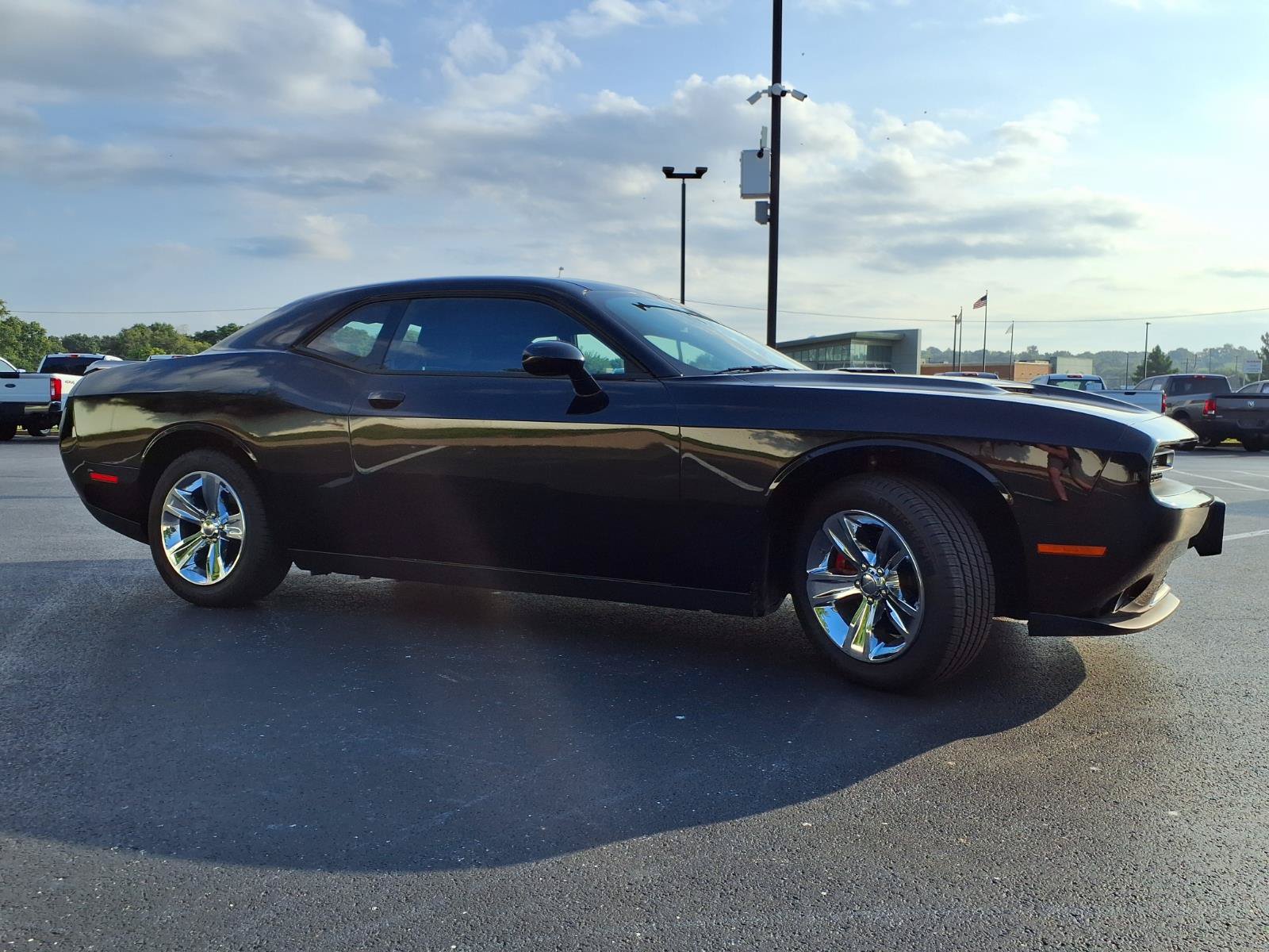 Used 2023 Dodge Challenger SXT RWD image 32