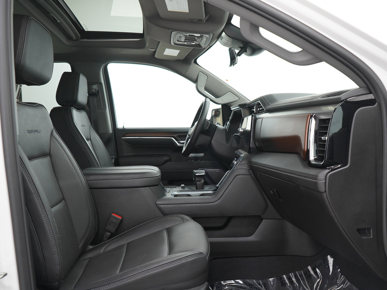 Used 2025 GMC Sierra 1500 Denali AWD/4WD image 11