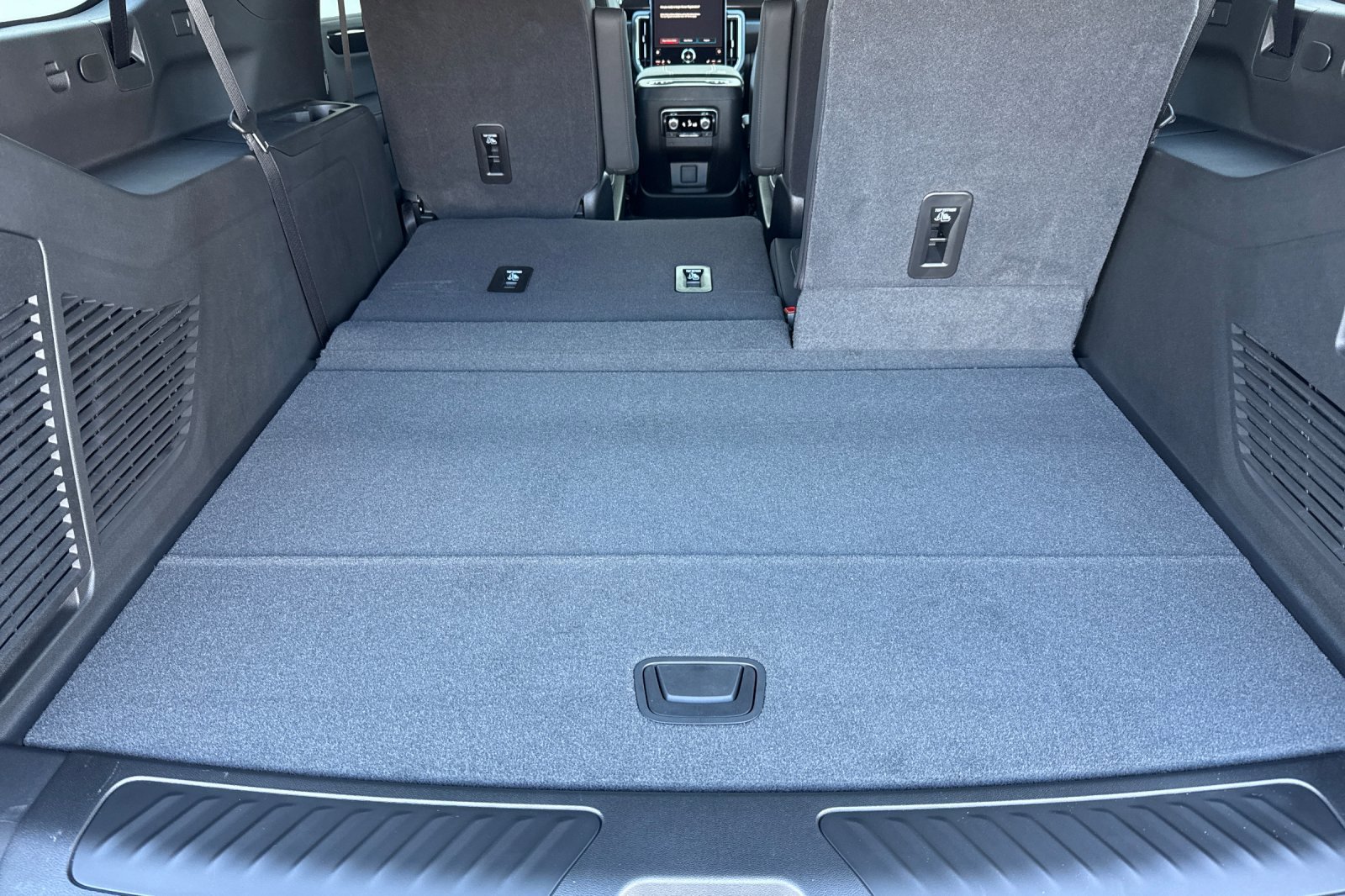 New 2026 GMC Yukon XL Elevation image 17