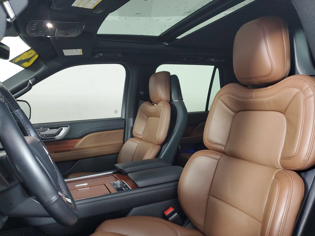Certified 2024 Lincoln Navigator Reserve w/ Monochromatic Package AWD/4WD image 19