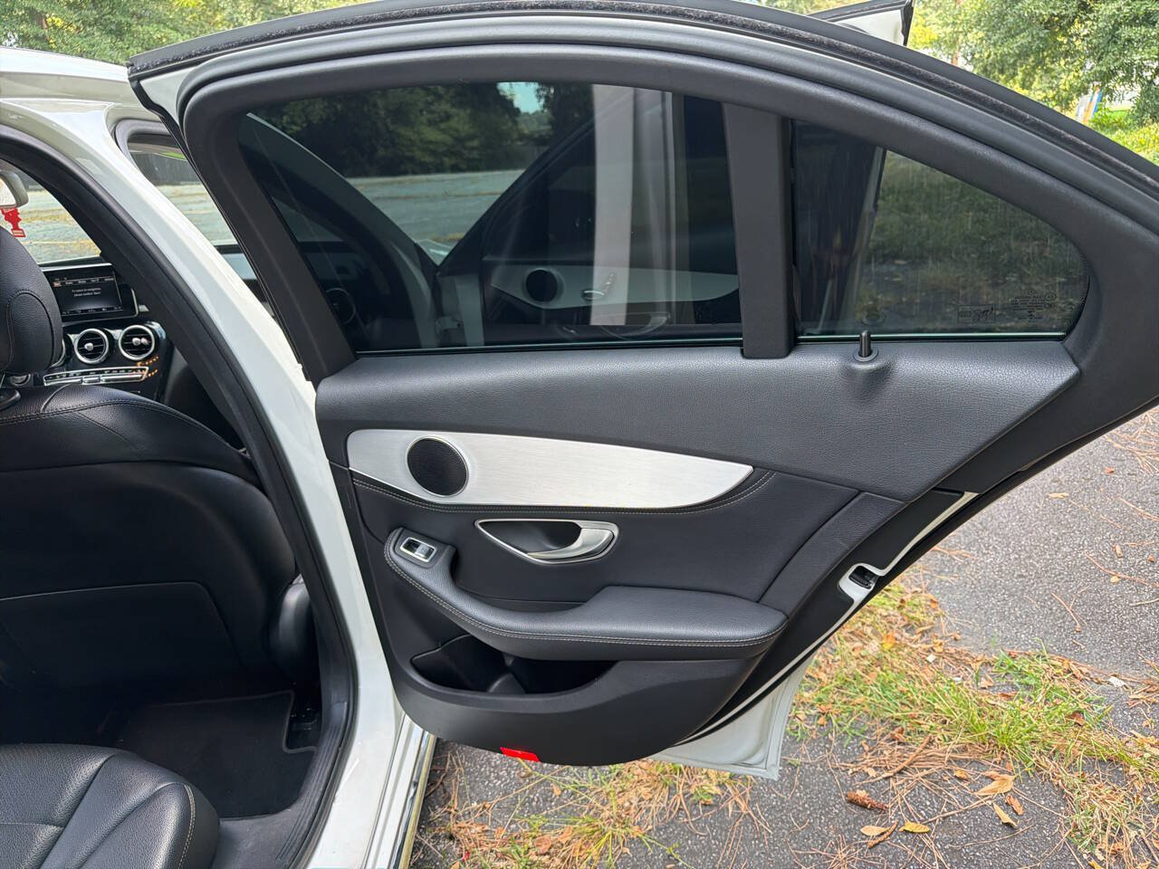Used 2015 Mercedes-Benz C 300 Sedan image 23