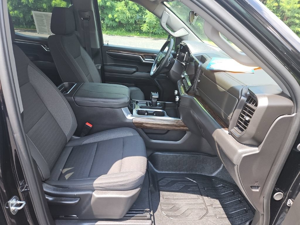 Used 2024 GMC Sierra 1500 Elevation w/ LPO, Elevation Black Package AWD/4WD image 34
