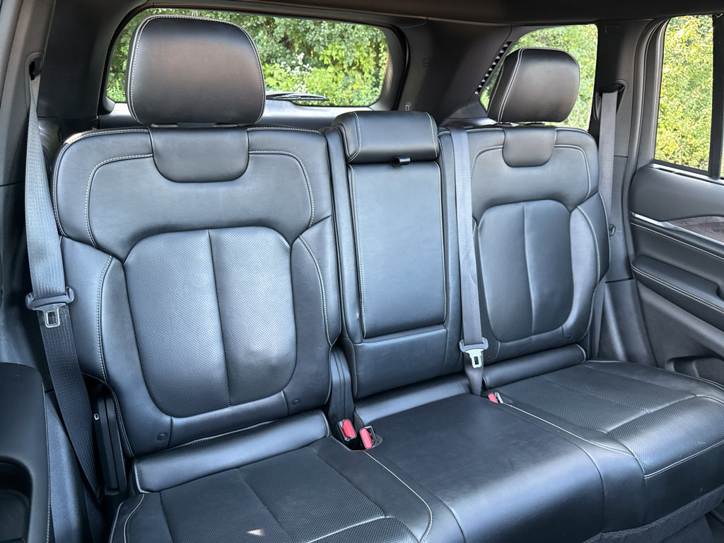 Used 2023 Jeep Grand Cherokee Overland w/ Adv Protech Group III AWD/4WD image 38