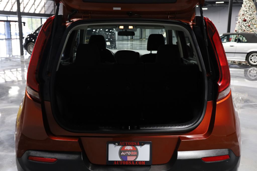 Used 2021 Kia Soul LX FWD image 25