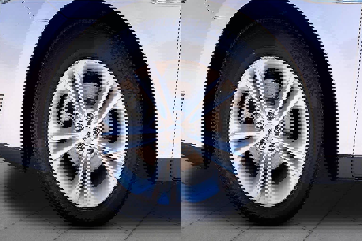 Used 2015 Ford Taurus SEL w/ Equipment Group 201A FWD image 9