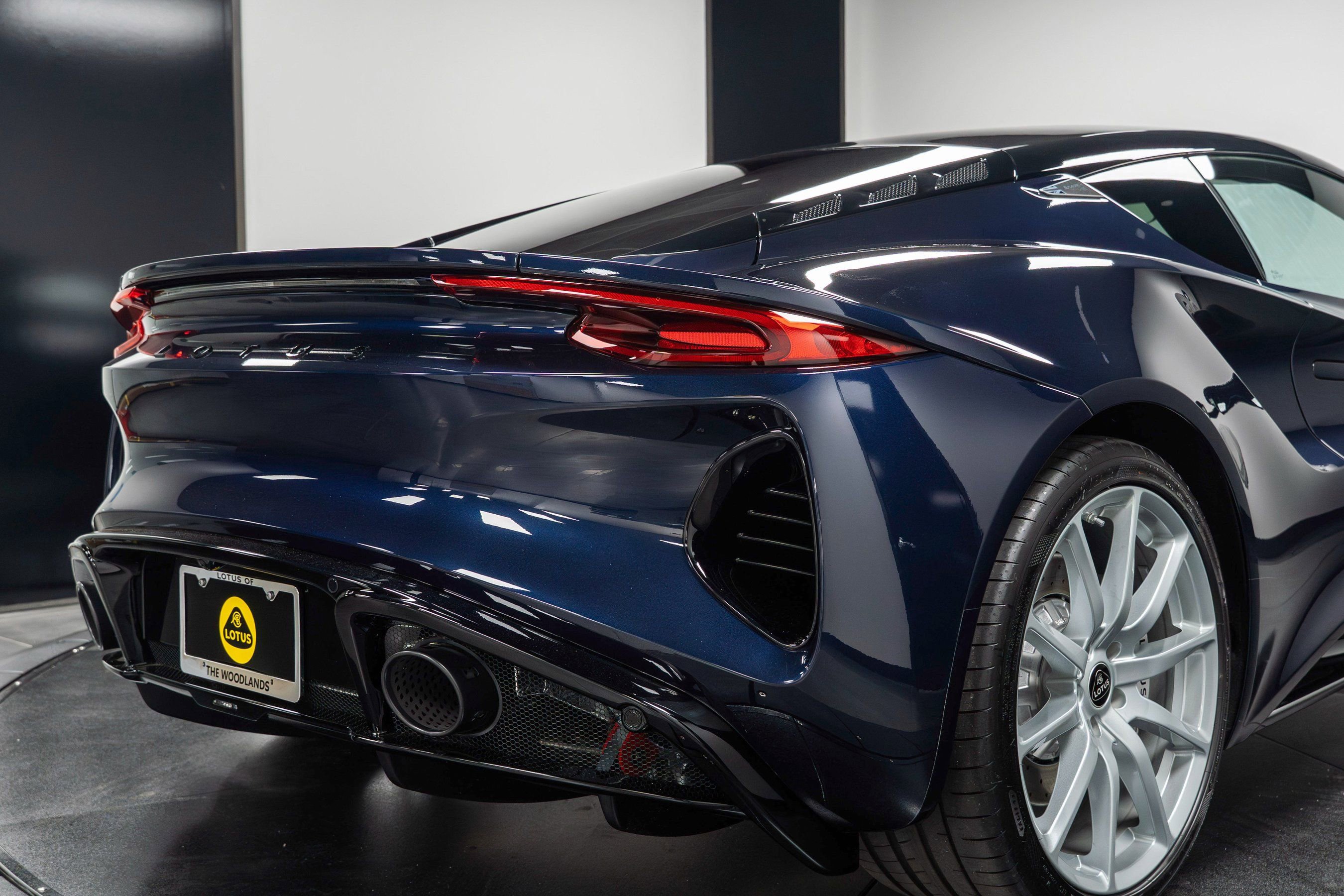 New 2025 Lotus Emira image 34