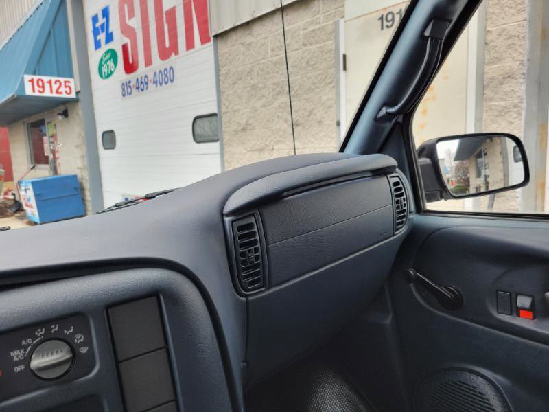 Used 2005 Chevrolet Astro image 27