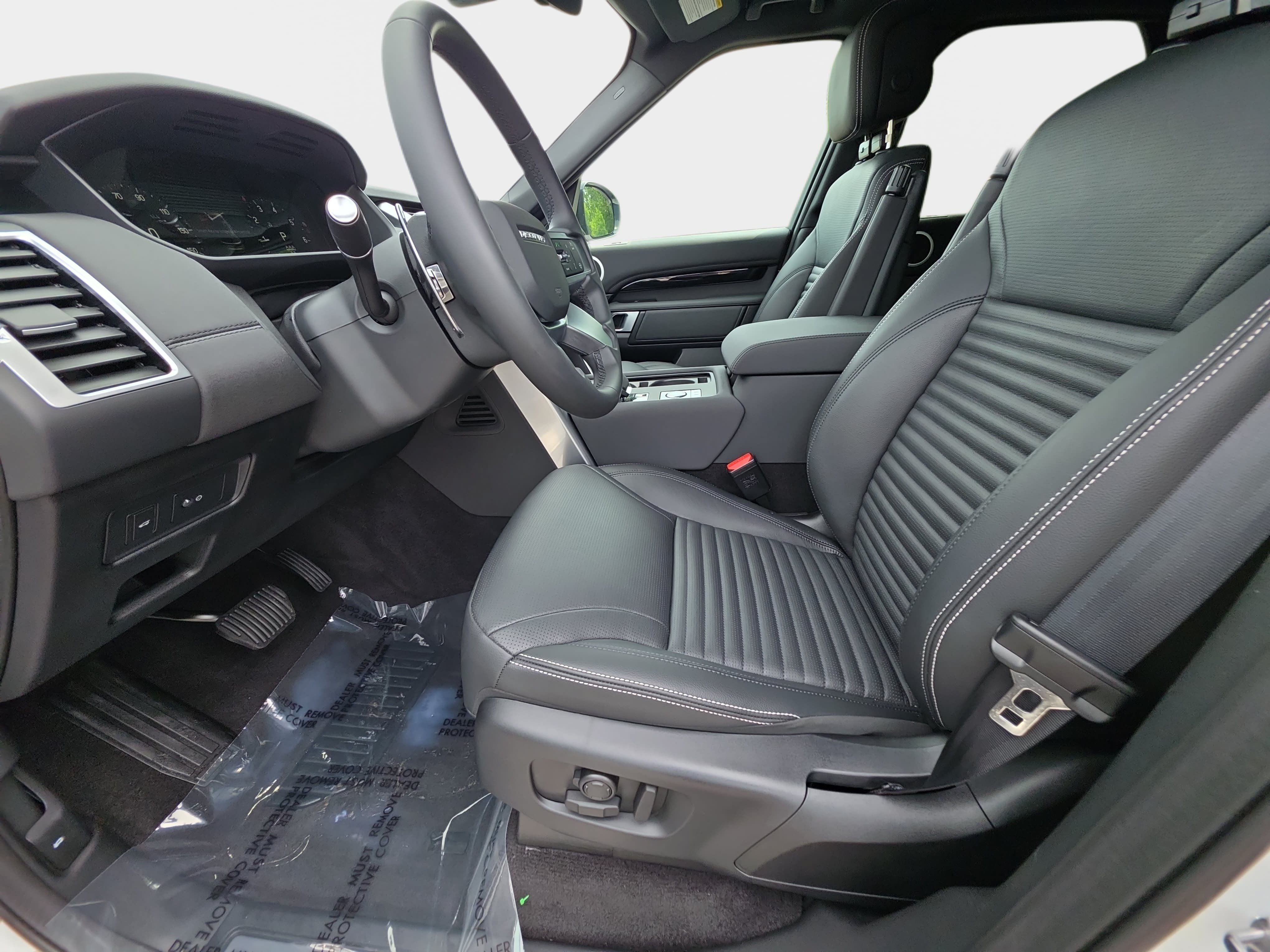 Certified 2025 Land Rover Discovery S AWD/4WD image 14