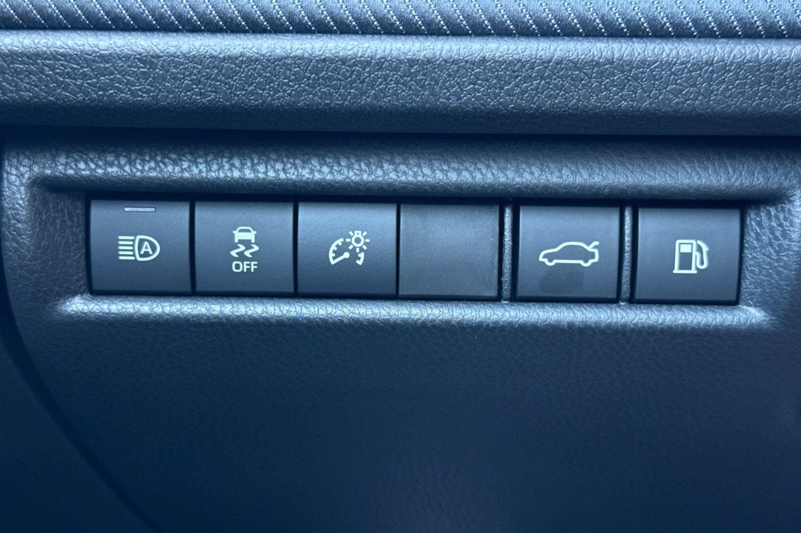 New 2025 Toyota Camry SE w/ Convenience Package image 29