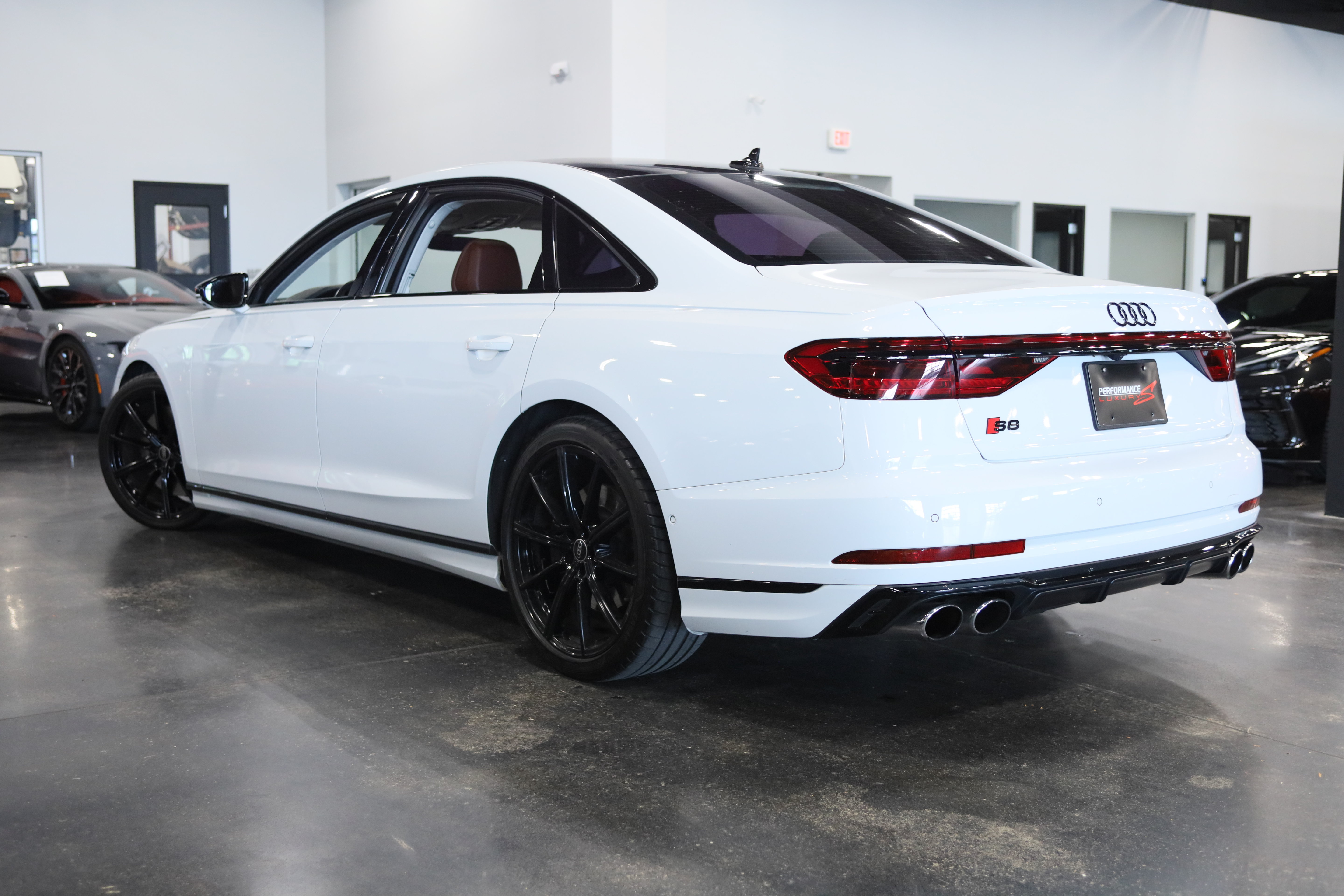 Used 2023 Audi S8 AWD/4WD image 4